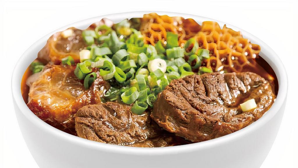 Spicy Beef, Tendon & Tripe Noodle Soup川味牛三寶牛肉麵 · Recommended.
推。 Cant desire which meat? Try this combo taste everything.
Szechuan style Beef noodle soup is a Taiwanese noodle soup made braised beef, beef tendon, beef tripe, beef broth, vegetables and Chinese noodles