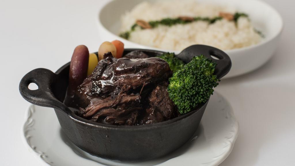 Short Rib Beef Stew · Red wine braised short rib, broccoli, carrots, koshihikari rice.  Gluten free.
