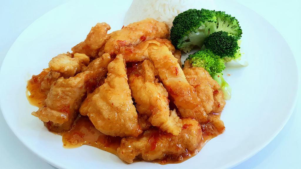 Gai Rad Prik · Fried chicken in a garlic chili tamarind sauce, carrot, broccoli, served with a side of Thai Jasmine Rice.