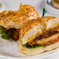 Ebbet'S Field · Grilled or breaded chicken, bacon, Cheddar, romaine lettuce, tomato and bbq sauce.