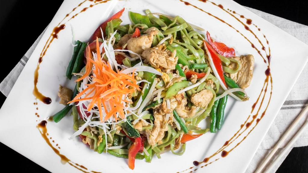 Spicy Green Noodles · Spicy. Vegetable noodles, basil, bell peppers, green beans, bean sprouts, egg with green curry sauce.