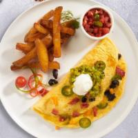 Papa Peno Omelette · 3 eggs with jalapeño, red onions and green peppers.
