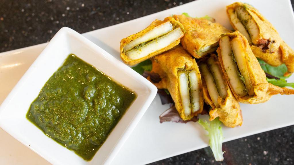 Paneer Pakoda · deep fried cottage cheese fritters, served with mint chutney.
