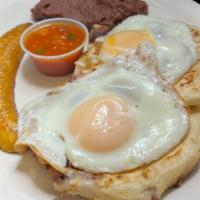 3- Desayuno Típico / 3- Typical Breakfast · Huevos estrellados sobre 2 pupusas (de su elección) bañados en salsa ranchera, acompañados d...