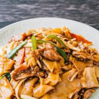 Beef Pan-Fried Flat Rice Noodle · 
