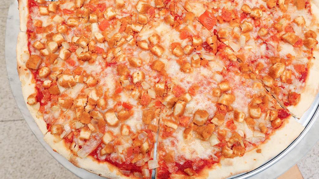 Chicken, Onions And Tomato Pizza · 