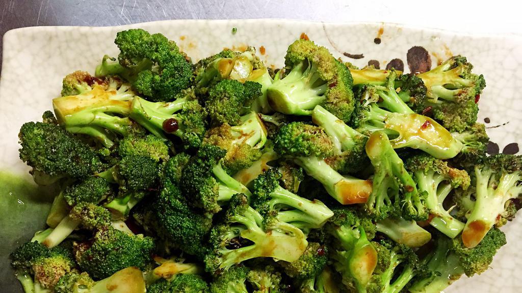 Broccoli With Garlic Sauce / 魚香芥蘭 (Quart / 大) · Hot and Spicy / 辣. We can alter the spiciness according to your taste. / 我們可以依據你的口味調整辣度. Served with white rice. / 附白飯.
