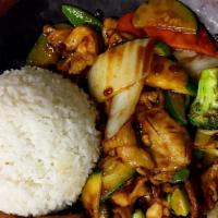 Chicken With Mixed Vegetable / 雜菜雞 (Quart / 大) · Served with white rice. / 附白飯.
