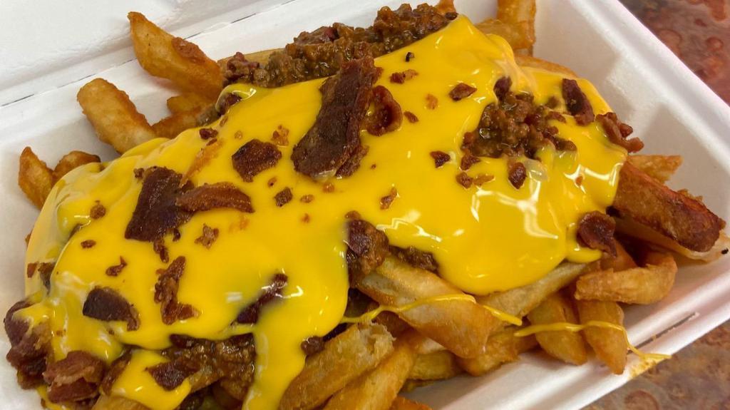 Loaded Fries With Chili-Cheese-Bacon · Loaded Fries with Chili-Cheese-Bacon