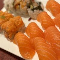 Smoke Salmon Sushi · 