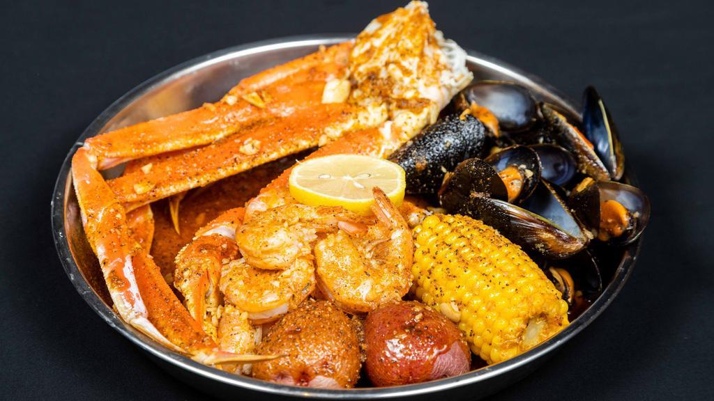 Monday Special · Comes with
1/2 lb black mussels,
1/2 lb shrimp (no head),
1/2 lb snow crab