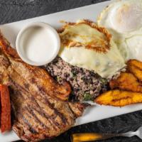 Pinto Irazu · Bistec, salchichon, huevo, queso, platano y crema / Rice bean, mixed, steak, sausage, eggs, ...