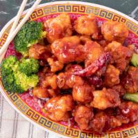Sh13. General Tso'S Chicken / 左宗鸡 · Hot and spicy. Crispy chicken with broccoli in chef's special hot sauce. With white rice.