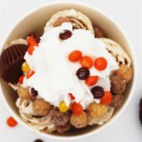 Reese’S Peanut Butter · Base; vanilla mix-in; reese's peanut butter cup, peanut butter topping; mini reese's cup, re...