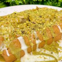 Pistachio Lovers Waffle  · Crushed Pistachio , banana and pistachio butter , drizzled with white chocolate