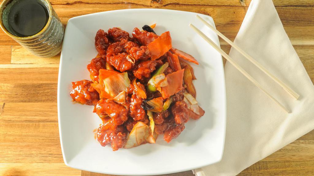 General Tso'S Chicken Lunch · Hot and spicy. Includes a choice of rice and soup or drink.