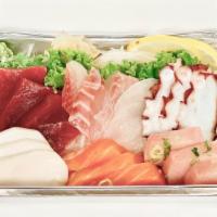 Sashimi Deluxe · 18 assorted pieces.