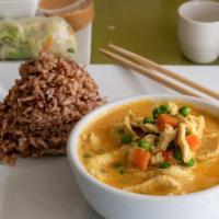 Yellow Curry · Gluten free,hot yellow curry 
Red onion ,red bell pepper