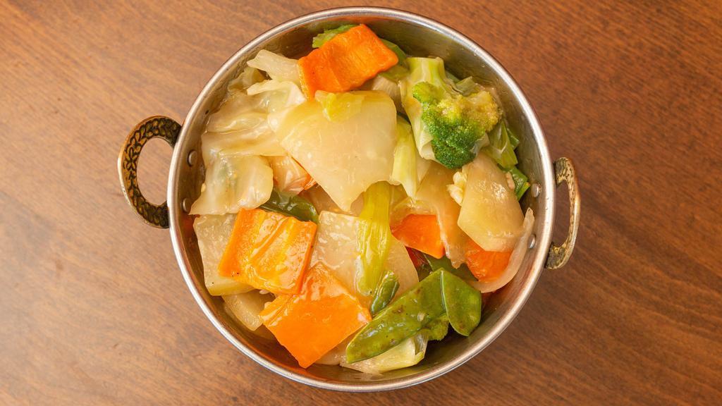Sagar Vegetable · Variety of fresh vegetable, lite soy sauce, green chili, green onion.