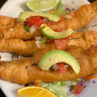 Pezcaditos (Fried Fish) · Based in flour, served with pico de gallo and avocado.