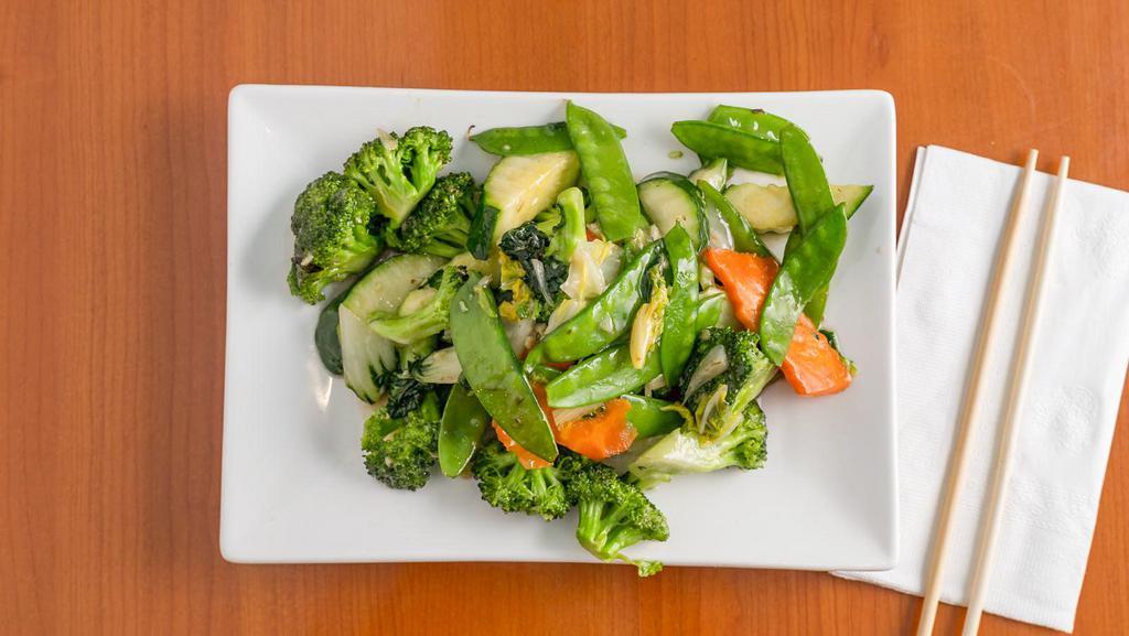 Steamed Mixed Vegetables (Quart) · Steamed vegetable and sauce on the side. Served with white rice or brown rice choice of brown, garlic, black bean, and white sauce.