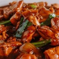 Ginger Chicken (Gai Pad King) · Chicken stir-fried with young ginger, black fungus, scallions, soybean, and oyster pepper.