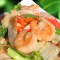 Seafood Delight · Lobster, shrimp, scallops, deliciously sautéed with assorted Chinese vegetables in special w...