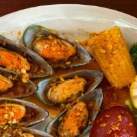 Green Mussels · Comes with corn and potatoes