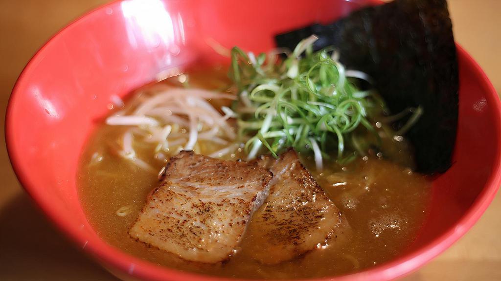 Toribro Miso Ramen · Our chicken paitan soup with Japanese koji miso. Loaded with nori seaweed, scallions, bean sprouts & char siu (sliced meat).
＊If you choose Uncooked Noodle, please read the instructions in the bag you ordered