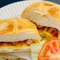  Bacon, Egg & Cheese Sandwich / Sandwich De Tocino Con Huevo · WITH_bacon , cheese , eggs, and chipotle mayo
CON _tocino , queso , huevo , chipotle mayones...