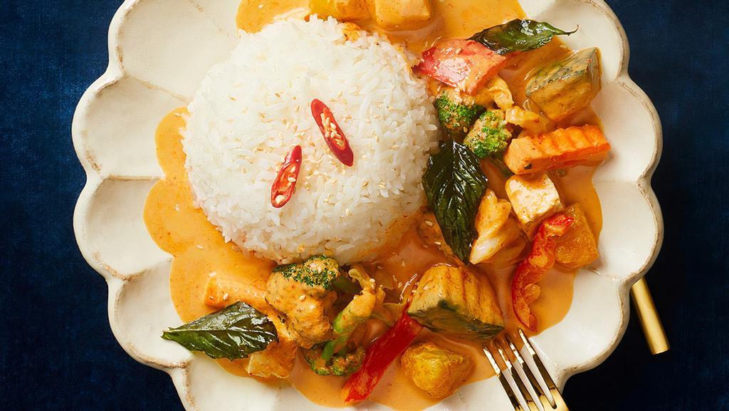 Geang Fak Tong (24 Oz) · Spicy. Mild spice. Pumpkin curry. Traditional red curry cooked with creamy coconut milk, pumpkin, red bell pepper, carrots, green cabbage, broccoli, and on with fresh basil.