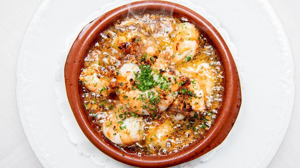 Gambas Al Ajillo · Shrimp in a sizzling garlic sauce