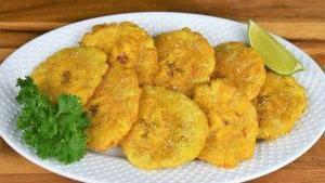 Tostones / Fried Green Plantains · 