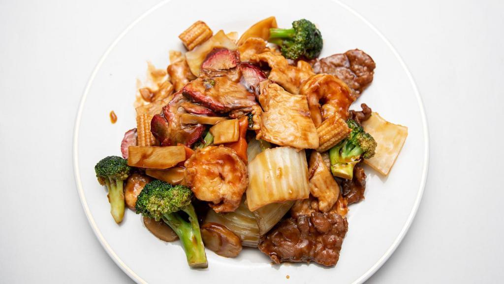 Four Season · Chicken, pork, beef and jumbo shrimp with mixed vegetables in brown sauce.