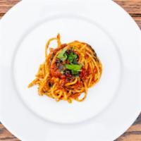 Sciue · Spaghetti with tomato an basil sauce