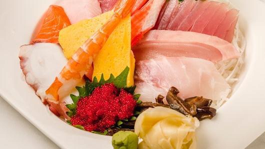 *Chirashi†  · 2 tuna, whitefish, salmon, albacore. tuna, yellowtail, shrimp, 2 kani, octopus,. tobiko caviar, 2 tamago sushi rice