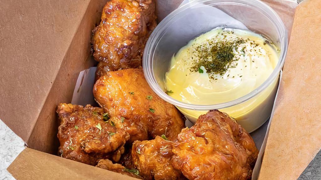 Chicken Box (S)  3-5Pc   · CHOOSE １ from all the chicken + sauce combination.
3-5 pieces in a box.
Boneless juicy fried chicken in a box.