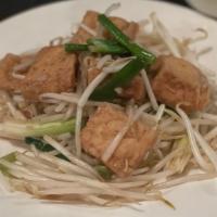 Tofu Bean Sprouts · Sautéed fried tofu, bean sprouts, garlic and scallion in brown sauce