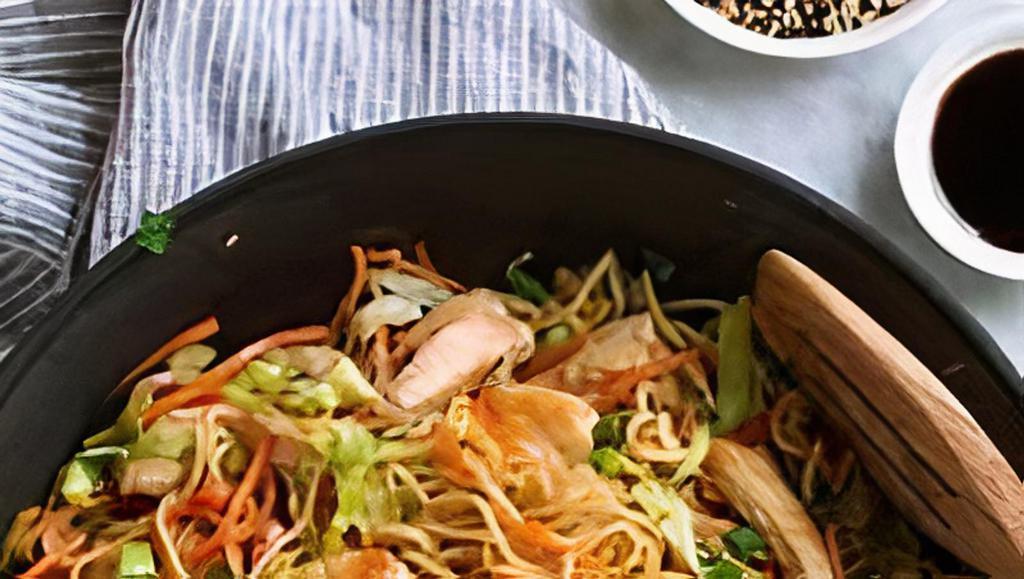 Pad Mama · Thai chow mein noodle stir fried with egg, broccoli, bean sprouts, carrot, cabbage, celery and onions in a special Thai sauce.