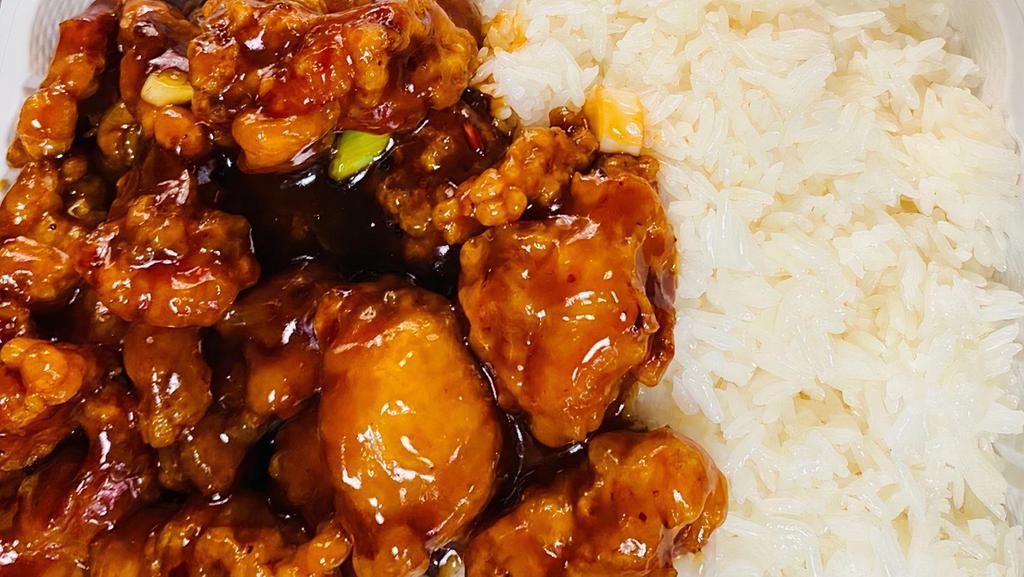 General Tso'S Chicken · Hot & spicy. Chunks of chicken deep fried & served w. Steamed broccoli in sweet & spicy brown sauce.