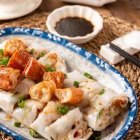 Fried Fritter Rice Roll / 炸两腸粉(油條) · Steamed rice rolls with fried fritter