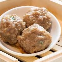 Steam Beef Ball/ 蒸牛肉丸 · 3 pieces of steamed beef balls
