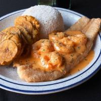 Fileron (Filete De Pescado En Salsa De Camaron Con Arroz Y Tostones · Fish fillet in shrimp sauce with rice and green plantain