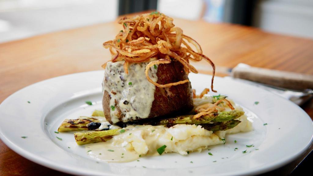Filet Mignon · garlic mashed potatoes, grilled asparagus, crispy onions, roquefort blue cheese sauce