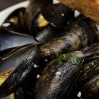 Prince Edward Island Mussels · White Wine Broth, Garlic Toast