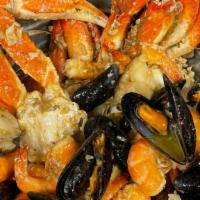 Family Combo · Snow crab leg (2 cluster),  Dungeness crab legs (2 clusters), mussels (1lb) & head-off shrim...