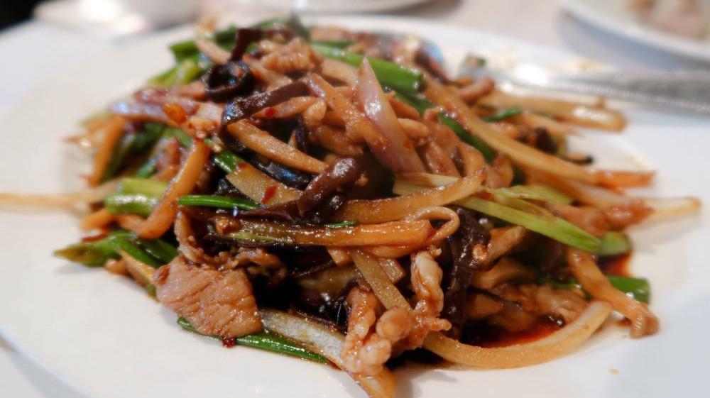 Shredded Pork With Spicy Garlic Sauce · 