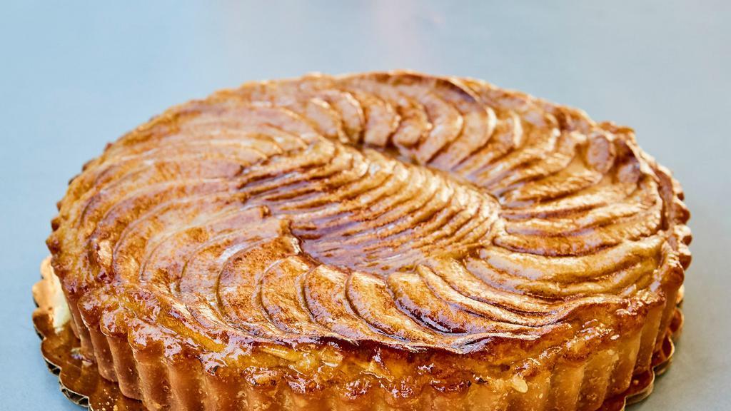 Apple Tart · Granny Smith sliced apples over a rich frangipane filling, nestled in a rich butter crust. This tart does not require refrigeration.