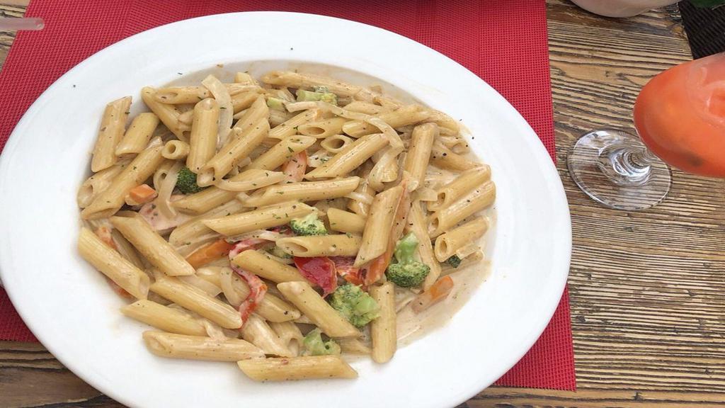 Vegetable Rasta Pasta · Spicy and Creamy sauce with assorted veggies