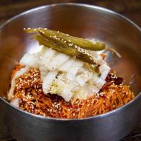 Cold Kimchi Bibim Noodle (김치 비빔국수) · 